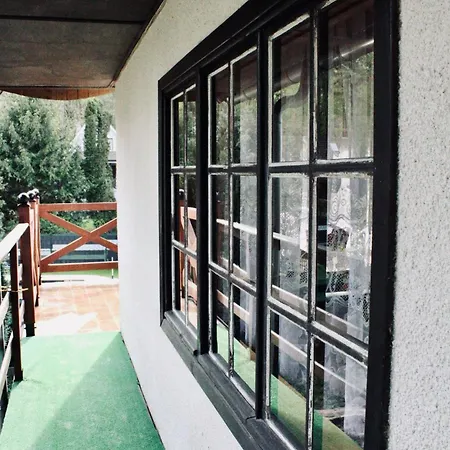 Bajkowe Chatki Letniskowe Nad Jeziorem Narie Holiday home *
